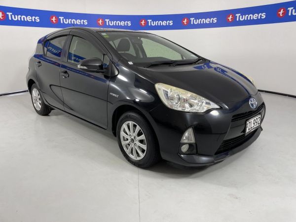 2014 Toyota Aqua Hatchback image