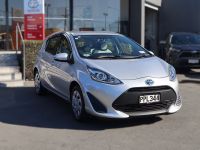 Image for 2017 Toyota Aqua Hybrid, Push button start