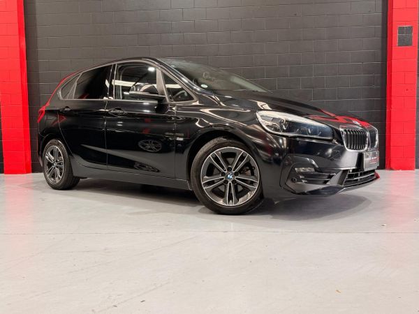 2018 BMW 218i Hatchback Active Tourer Sport image