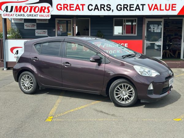 2014 Toyota Aqua Hatchback 1.5 Hybrid / Push Start / Alloy Wheels image