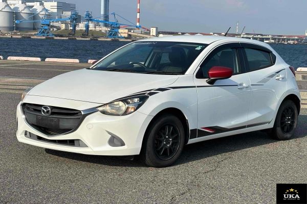 2015 Mazda Demio (Mazda2) Hatchback 13C image