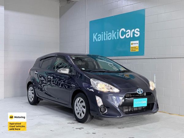 2015 Toyota Aqua Hatchback S Push Start image