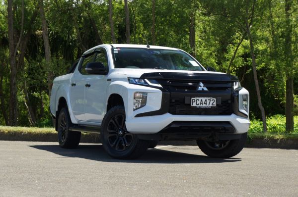 2022 Mitsubishi Triton GLS-B 4WD 2.4D D/Cab Ute image