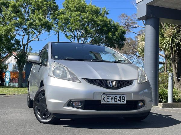 2007 Honda Fit NZ HEAD UNIT/REVERSE CAM/BTOOTH!! image