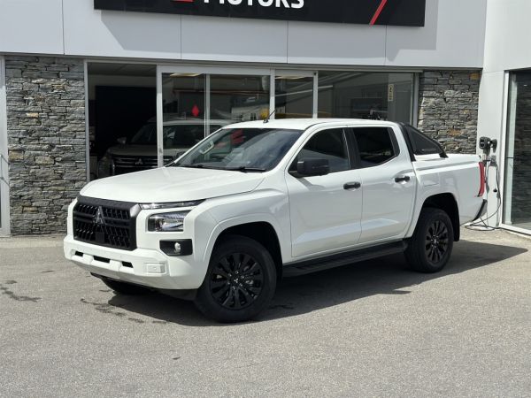 2025 Mitsubishi Triton GLX Sport 4WD image