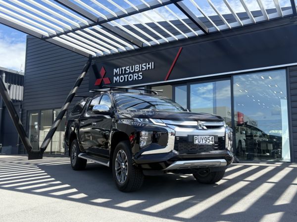 2023 Mitsubishi Triton DC GLX-R 2.4D 6AT image
