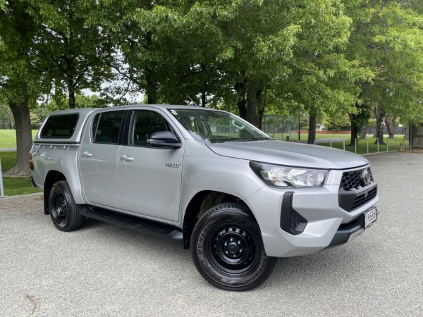 2024 Toyota Hilux SR 2.8DT Hybrid 6AT 4WD DCW image