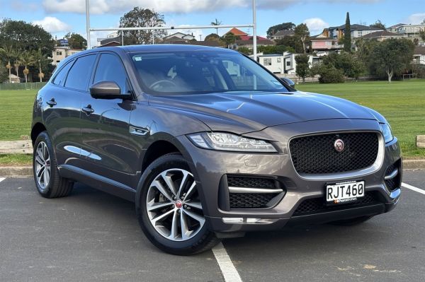 2017 Jaguar F-Pace SUV SUPERCHARGED 3.0 V6 image