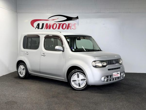 2015 Nissan Cube Hatchback 15X V SMART image
