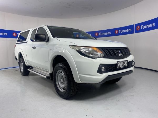 2017 Mitsubishi Triton Ute Club CAB GLX image
