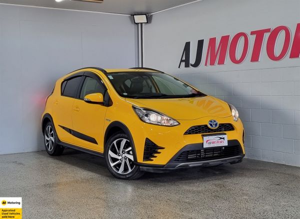 2017 Toyota Aqua Hatchback Crossover image