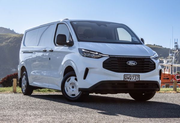 2024 Ford Transit CUSTOM LWB 2.0L DIESEL image