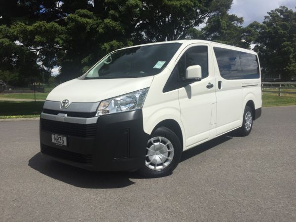 2021 Toyota Hiace ZR 2.8L AUTO image