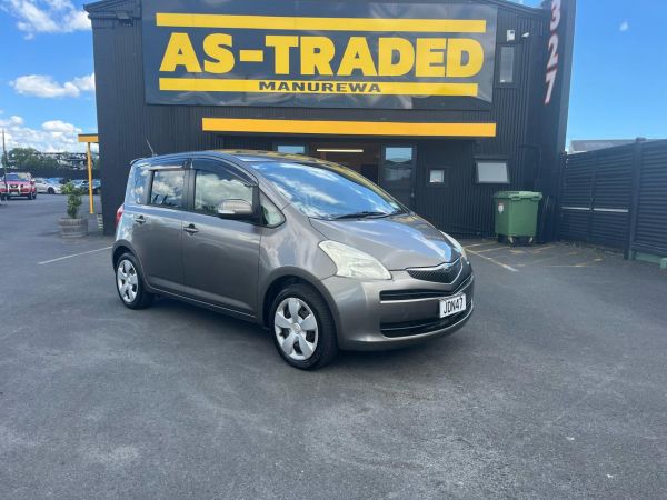 2006 Toyota Ractis Hatchback PUSH START, TIPTRONIC image