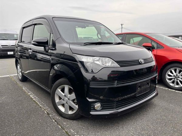 2014 Toyota Spade image