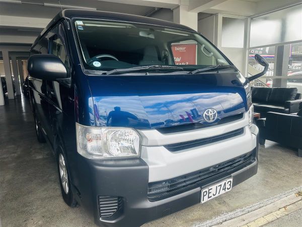 2016 Toyota Hiace image