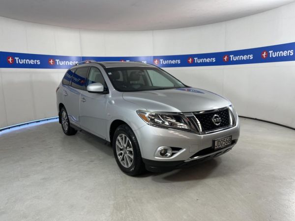 2015 Nissan Pathfinder SUV TI image