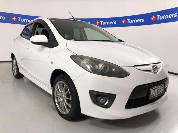 2010 Mazda Demio (Mazda2) Hatchback image