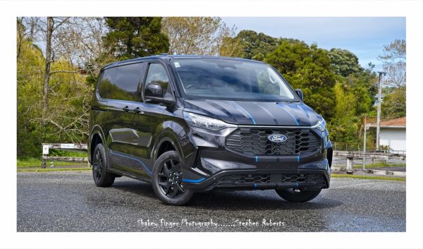 2025 Ford Transit Custom 320 Sport AWD image