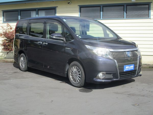 2015 Toyota Esquire People Mover  image