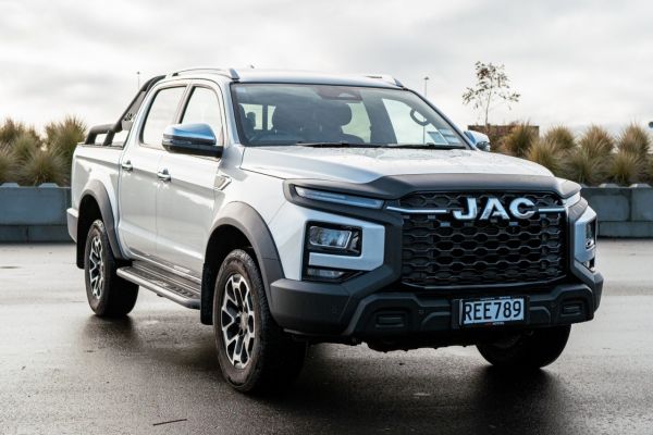 2025 JAC T9 4WD 2.0 Turbo Diesel 8spd Auto image