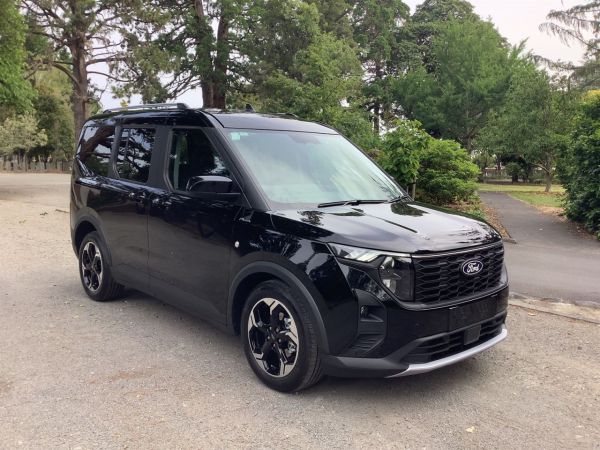 2025 Ford Transit TOURNEO image