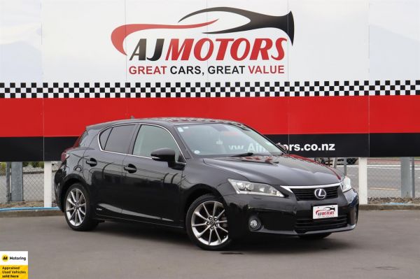 2013 Lexus CT200H Hatchback VERSION C HYBRID / HEATED SEATS image