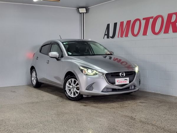 2014 Mazda Demio (Mazda2) Hatchback 13S image