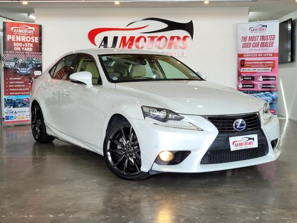 2013 Lexus IS 300H Sedan Version L image