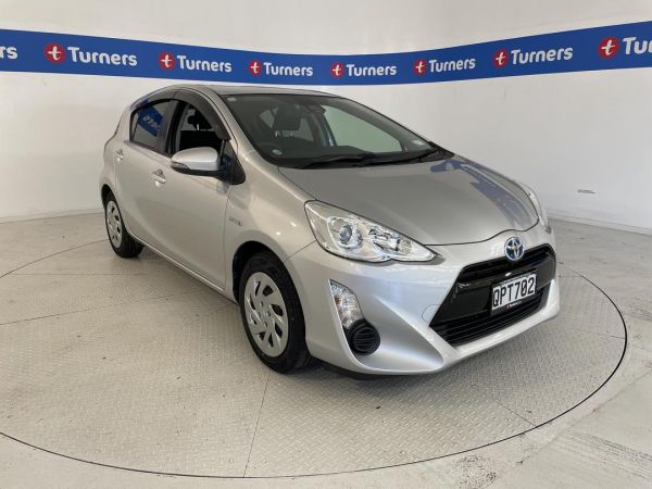 2016 Toyota Aqua Hatchback image