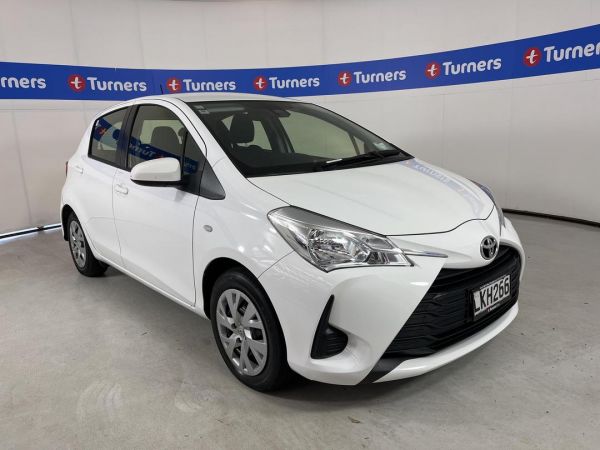 2018 Toyota Yaris Hatchback GX image