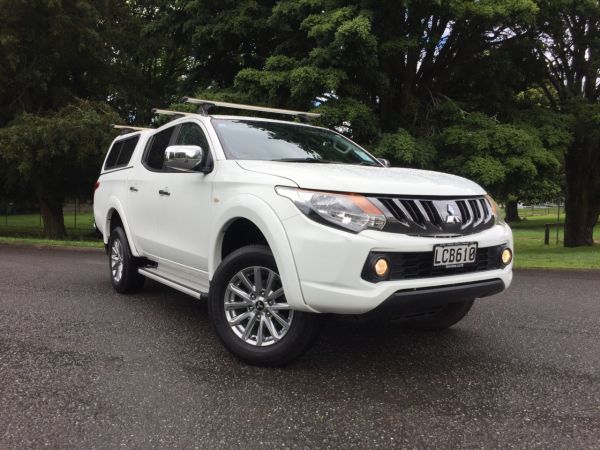 2017 Mitsubishi Triton GLXR 2WD D/C 2.4L 6sp MANUAL image