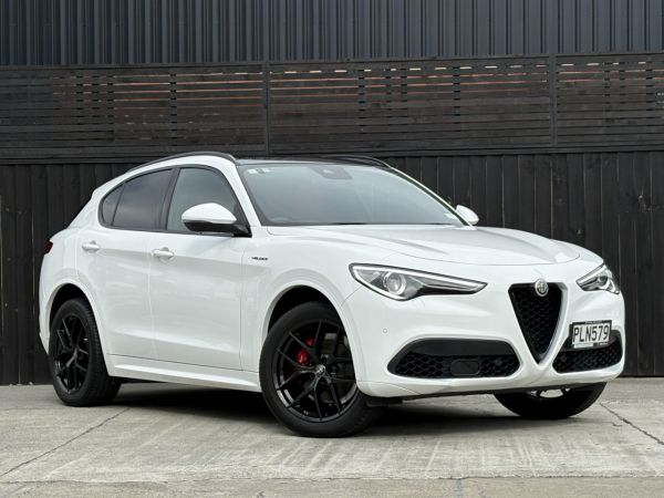 2022 Alfa Romeo Stelvio Veloce image
