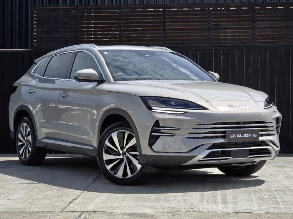 2025 BYD Sealion 6 Dynamic Extended Range image