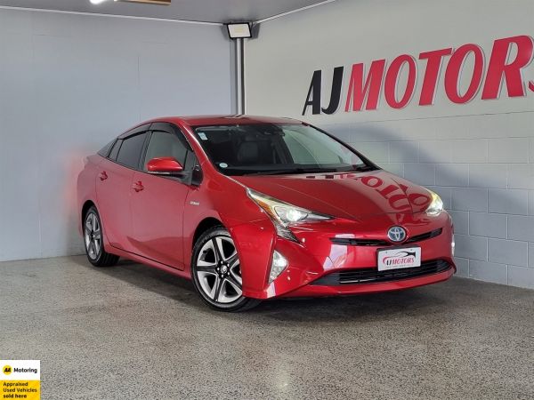 2016 Toyota Prius Hatchback S TOURING SMART image