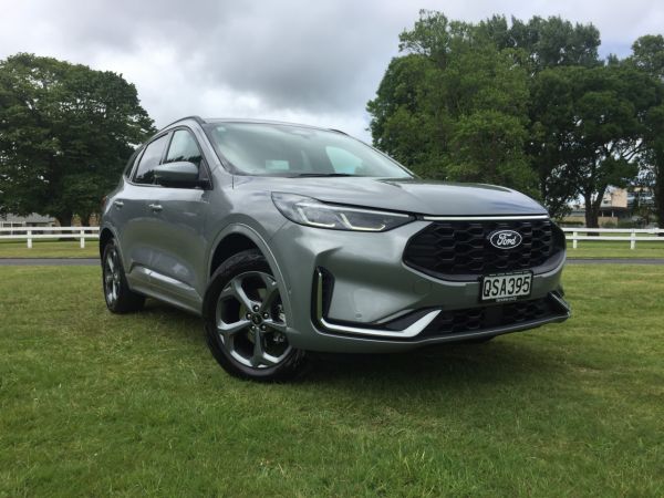 2024 Ford Escape ST-Line X AWD FHEV image