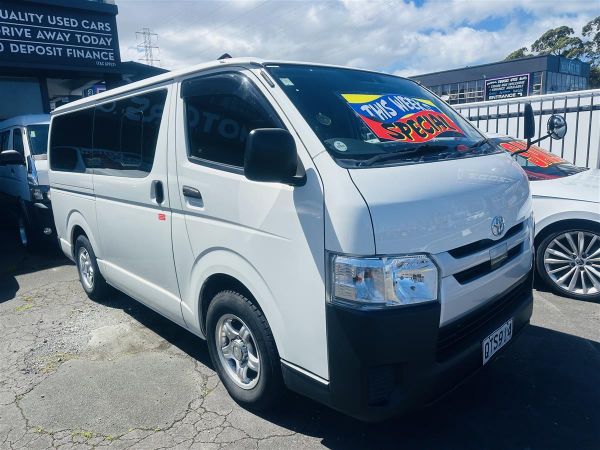 2020 Toyota Hiace MINIBUS 10 SEATER image