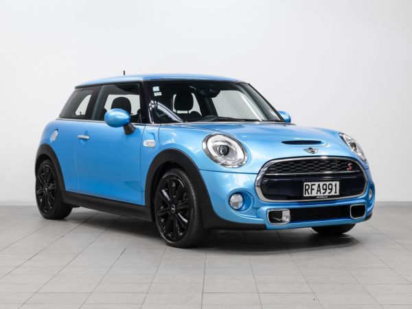 2017 MINI Cooper S 2.0L Turbo Petrol 141kW image