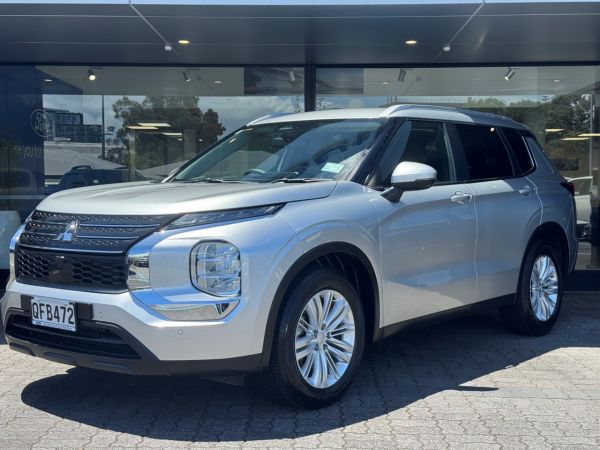 2023 Mitsubishi Outlander LS .2.5PTR image