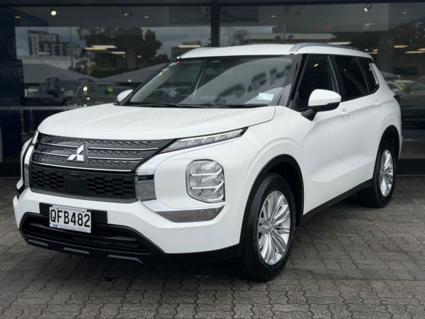 2023 Mitsubishi Outlander LS 2.5PTR image