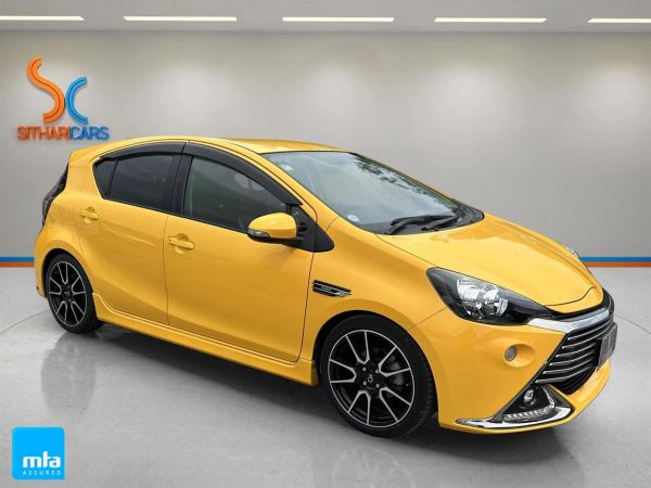 2015 Toyota Aqua Hatchback G GS image