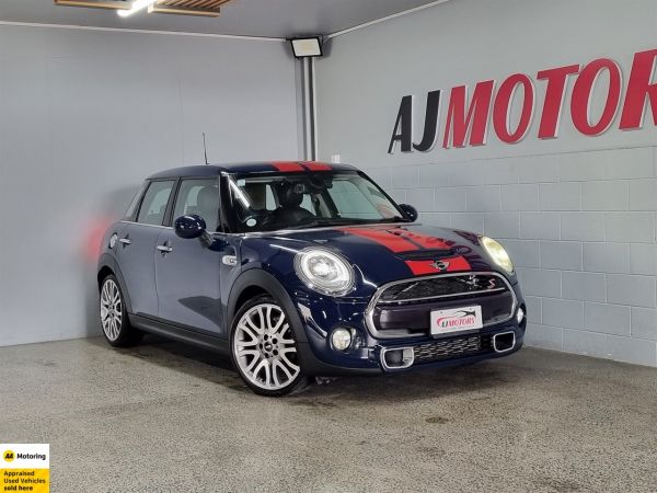 2015 Mini Cooper Hatchback Jeremy Cooper S image