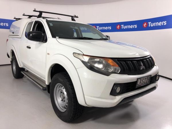 2017 Mitsubishi Triton Ute Club CAB GLX image