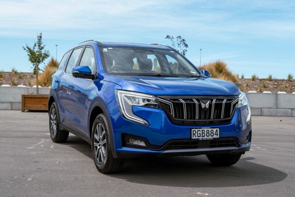 2025 Mahindra XUV700 AX7L 2.0 litre 6spd Auto image