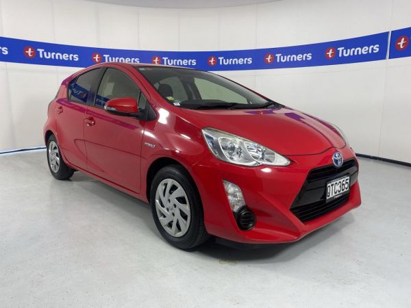 2015 Toyota Aqua Hatchback image