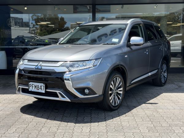 2022 Mitsubishi Outlander LS 4WD 2.4PTR 7 SEATER 4X4 image
