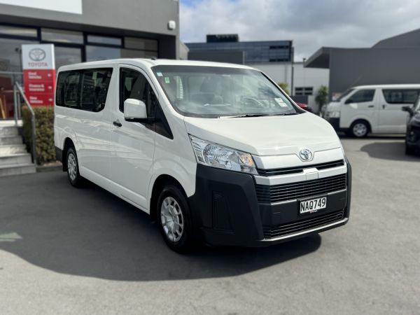 2020 Toyota Hiace ZR 2.8 Diesel Turbo 10 Seater image