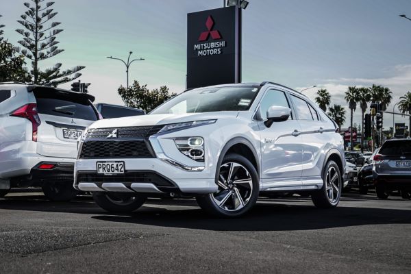 2023 Mitsubishi Eclipse Cross VRX PHEV AWD image