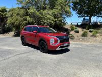 Image for 2024 Mitsubishi Outlander SUV XLS 2.5P/4WD/CVT 7 SEAT PETROL AWD