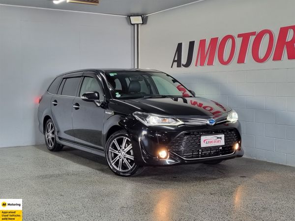 2017 Toyota Corolla FIELDER HV G WXB image